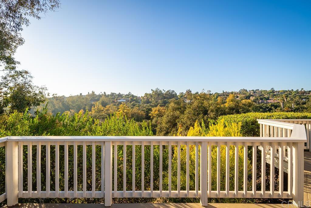 https://media.crmls.org/mediaz/aad758b9-fd58-4305-8c3f-546830083596.jpg?preset=X-Large
