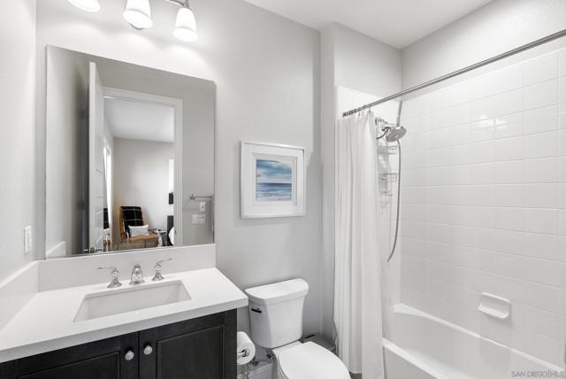 4706 Chase Ct, Carlsbad CA: https://media.crmls.org/mediaz/aad7d2a9-7dcb-4e12-95ef-0c7e2ae5caac.jpg