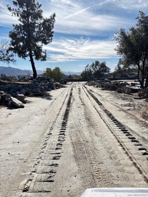 627 Emery Rd., Tecate CA: https://media.crmls.org/mediaz/aad85548-8408-463e-a3cf-8a1cf3420ae5.jpg