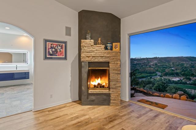 30330 Via Maria Elena, Bonsall CA: https://media.crmls.org/mediaz/aad8e3f4-12c5-44f5-849f-159585e84954.jpg