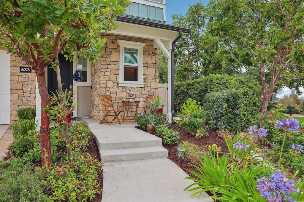 633 Manzanita Ln - photo 3