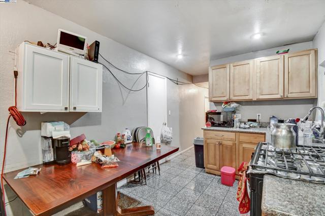 1506 52nd Ave, Oakland CA: https://media.crmls.org/mediaz/aad929dd-5f32-4956-b074-6a9e0d32944f.jpg