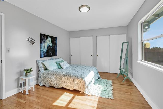 2560 Phelan Avenue, Hayward CA: https://media.crmls.org/mediaz/aad968ce-8555-4252-a935-e93dbe112ae5.jpg