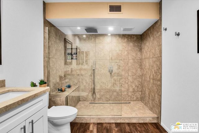 733 N Via Acapulco, Palm Springs CA: https://media.crmls.org/mediaz/aad9b149-033b-4518-bb0a-24d5632bcccf.jpg
