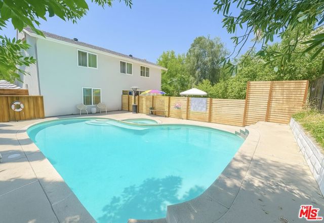 3952 Patrick Henry Place, Agoura Hills CA: https://media.crmls.org/mediaz/aad9fa10-4387-4777-8ae0-6bdc07ac1764.jpg