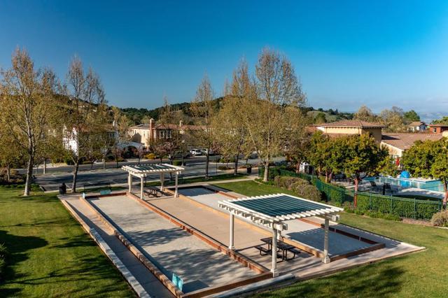 65056695 Eagle Ridge Court, Gilroy CA: https://media.crmls.org/mediaz/aada1fa6-79f0-4f1f-be98-188f9c02a38f.jpg