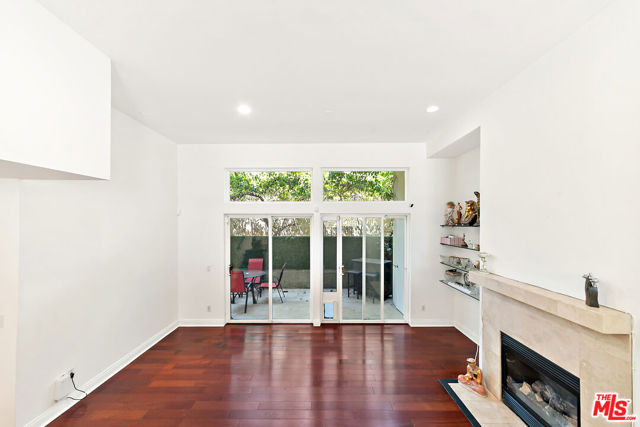 1020 Hilldale Avenue, West Hollywood CA: https://media.crmls.org/mediaz/aadacc75-fb09-4793-bb17-17536ec16f48.jpg