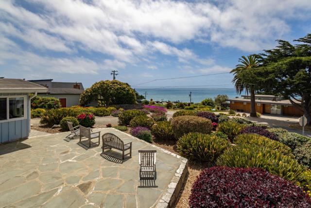 816 Park Avenue, Moss Beach CA: https://media.crmls.org/mediaz/aadad6ac-d559-495a-bee8-2ff3eda738a9.jpg