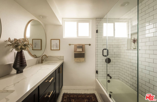 13123 Magnolia Boulevard, Sherman Oaks CA: https://media.crmls.org/mediaz/aadb3f73-8252-414c-b8ad-87a0a2407707.jpg