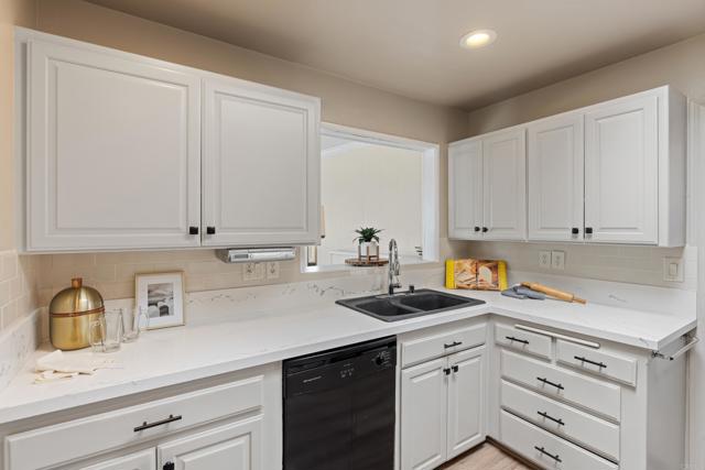 Detail Gallery Image 18 of 50 For 2614 Pheasant Dr, San Diego,  CA 92123 - 3 Beds | 2 Baths