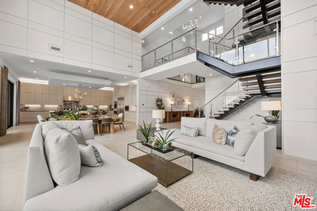 20378 W Marlow Lane, Porter Ranch CA: https://media.crmls.org/mediaz/aadb9d09-5705-4b4c-995e-571aa238296b.jpg