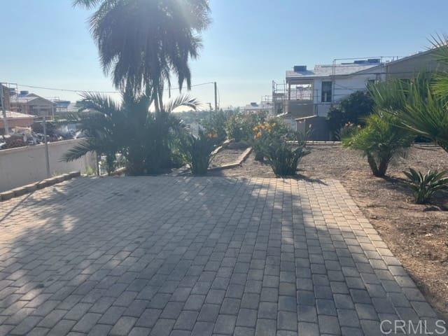 Detail Gallery Image 9 of 11 For 1525 Laurel  Rd, Oceanside,  CA 92054 - 4 Beds | 3 Baths