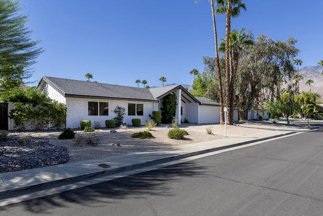 2963 E Orella Circle, Palm Springs, CA 92264