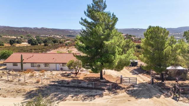 1815 Marc Trail, Campo CA: https://media.crmls.org/mediaz/aadcc3a4-09dd-48c2-832d-b3e92c9bcd38.jpg