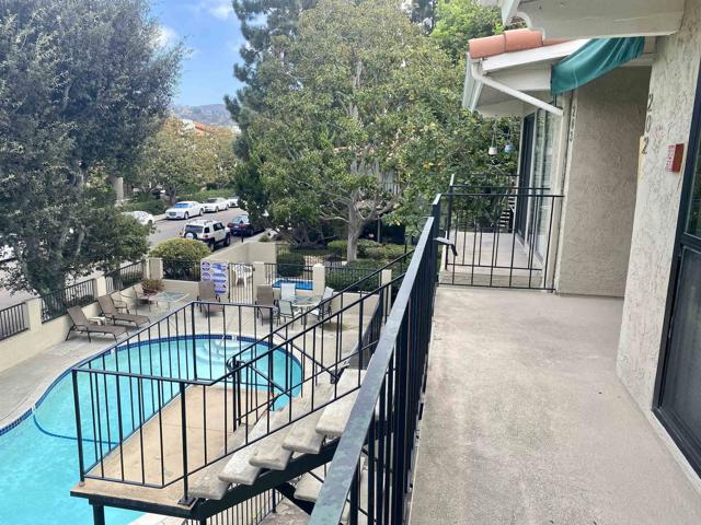 Detail Gallery Image 3 of 19 For 2507 Navarra Dr #202,  Carlsbad,  CA 92009 - 1 Beds | 1 Baths