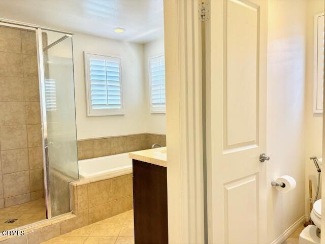 561 Whalen Way, Oxnard CA: https://media.crmls.org/mediaz/aadcfc20-8185-4af5-9185-f49108b8c253.jpg