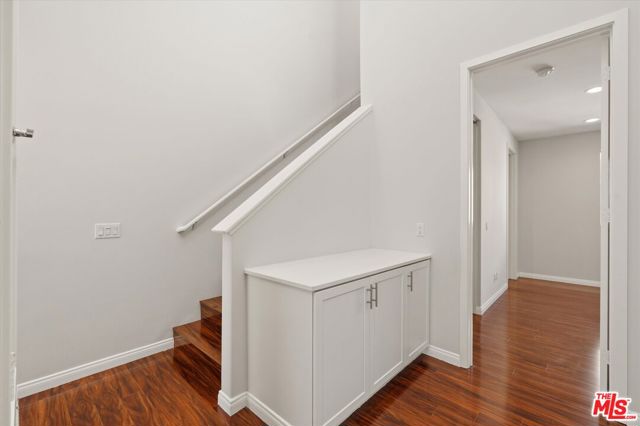 13225 Victory Boulevard photo 18