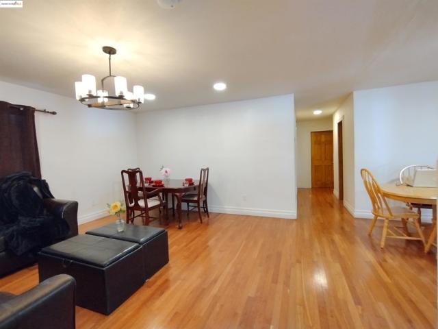 Image 12 of 39 For 864 San Francisco Ave
