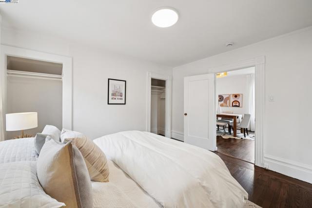 1805 Eagle Ave, Alameda CA: https://media.crmls.org/mediaz/aaddb51b-21e4-4e8f-8393-9d8349aefac8.jpg