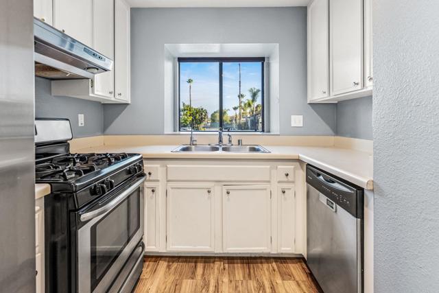 Detail Gallery Image 10 of 26 For 1518 Granite Hills Dr a,  El Cajon,  CA 92019 - 2 Beds | 2 Baths