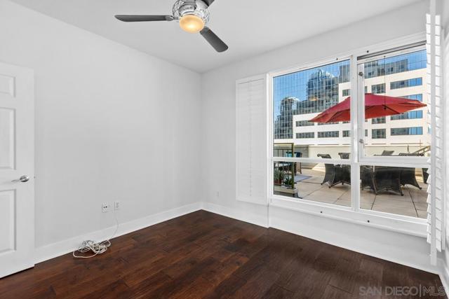 1240 India St, San Diego CA: https://media.crmls.org/mediaz/aade04d1-e705-42d6-bcbc-8d0a1edba067.jpg