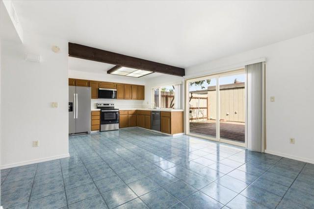 1444 Eagle Peak Ct., Chula Vista CA: https://media.crmls.org/mediaz/aade26c2-340d-43d0-88af-d9e49022a148.jpg