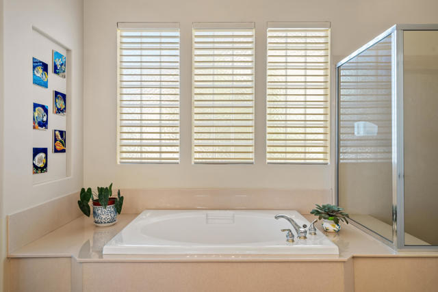 80610 Prestwick Place, Indio CA: https://media.crmls.org/mediaz/aaded092-b868-45fc-934e-112b6a89a21d.jpg