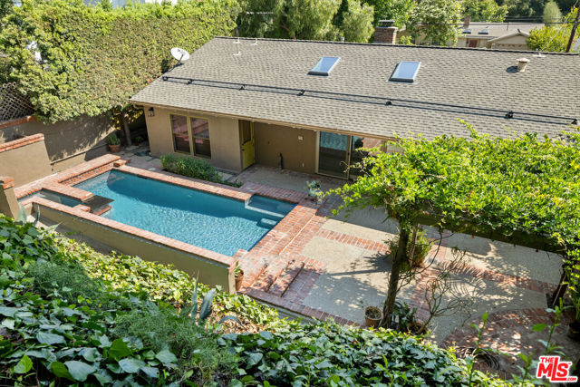 Drew Fenton | 1017 Bienveneda Avenue Pacific Palisades CA | MLS: 6770427