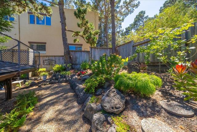 1 Windsor Rise, Monterey CA: https://media.crmls.org/mediaz/aadf134f-8b59-4ea6-b43f-602c674d645e.jpg