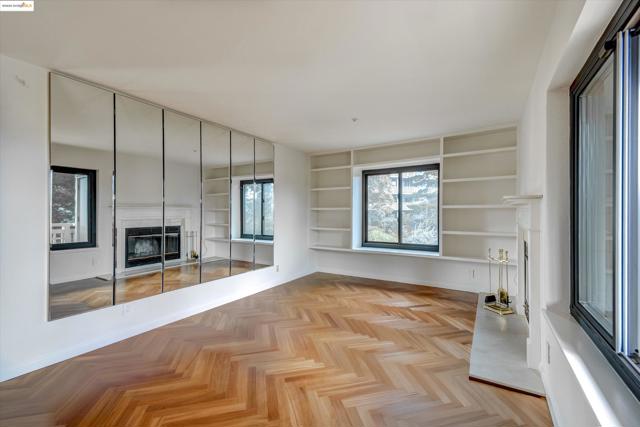 805 Red Leaf Court, San Francisco CA: https://media.crmls.org/mediaz/aadf41b4-c4e1-424b-b44c-657acc88f2c5.jpg