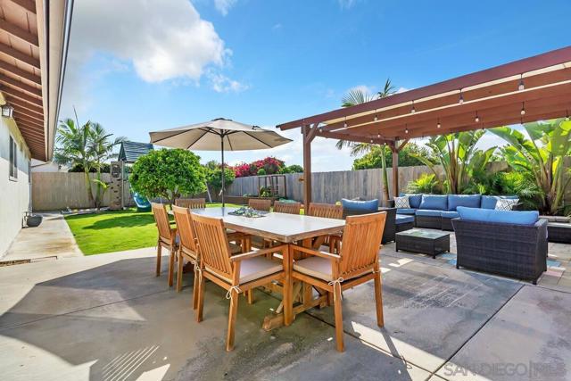 3978 Shenandoah Dr, Oceanside CA: https://media.crmls.org/mediaz/aadfecfa-9e98-4ba1-888f-2692a90d6c4e.jpg