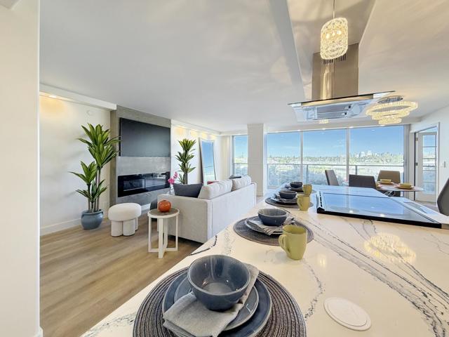 Detail Gallery Image 5 of 31 For 1820 Avenida Del Mundo #208,  Coronado,  CA 92118 - 2 Beds | 2 Baths