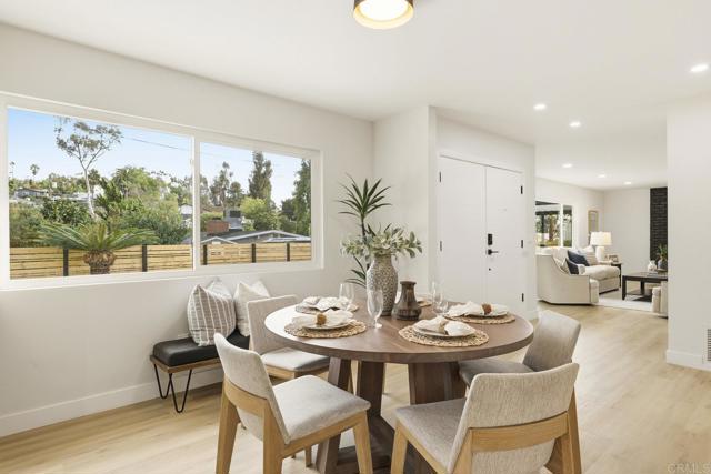 Detail Gallery Image 5 of 43 For 1019 Torole Cir, Vista,  CA 92084 - 3 Beds | 2 Baths