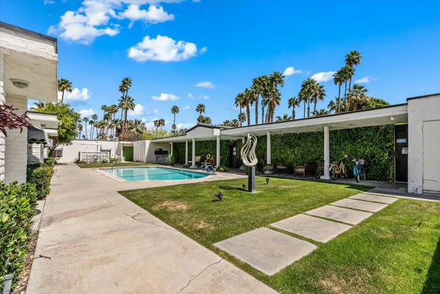 1595 S Indian Trail, Palm Springs CA: https://media.crmls.org/mediaz/aae07f74-bf86-462c-8767-2ff4176a0de0.jpg