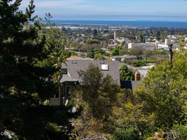402 Lynn Drive, Ventura CA: https://media.crmls.org/mediaz/aae09029-bf50-4a01-a6d8-fc23c00724da.jpg