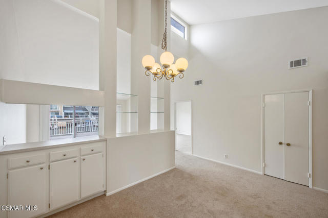 4535 Falkirk Bay, Oxnard CA: https://media.crmls.org/mediaz/aae1bc08-eed5-48fb-8ab7-f6d741b9b13f.jpg