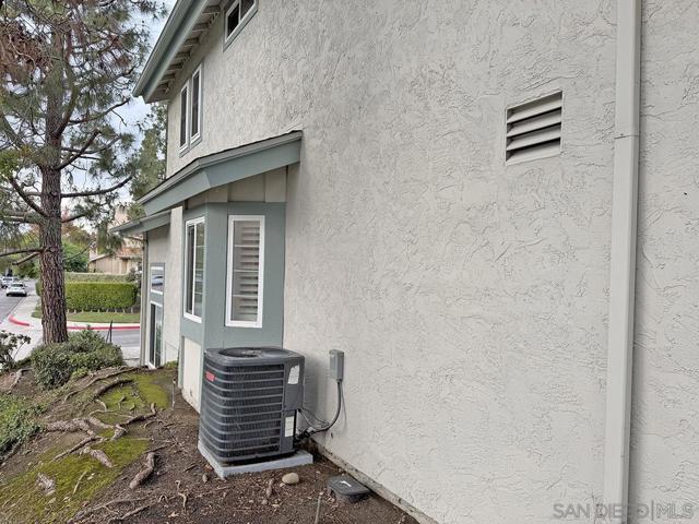 2953 Old Bridgeport Way, San Diego CA: https://media.crmls.org/mediaz/aae2cb35-2b6e-4cbf-b87d-678df599678e.jpg