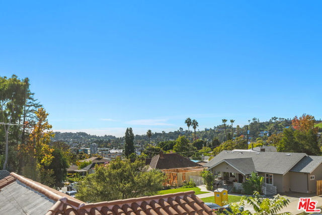 5184 Caspar Avenue, Los Angeles CA: https://media.crmls.org/mediaz/aae2d06f-f6b3-4b2d-aaac-a33cbf6ac67f.jpg
