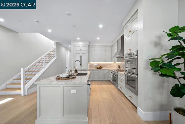 600 Hartz Ave, Danville CA: https://media.crmls.org/mediaz/aae35462-438d-461b-bead-0b2a3e39c24a.jpg