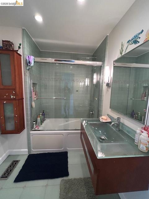 20 Bayshore TER, Tiburon CA: https://media.crmls.org/mediaz/aae36c44-24d0-4862-a2ba-79750d425ac9.jpg