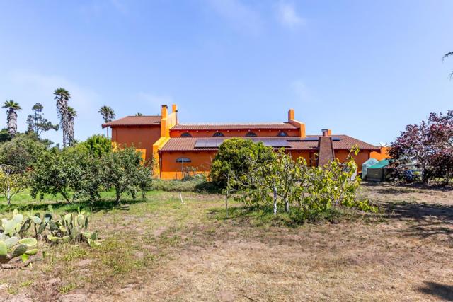 125 Springfield Road, Moss Landing CA: https://media.crmls.org/mediaz/aae376f9-2430-4090-807f-90d3d2667509.jpg