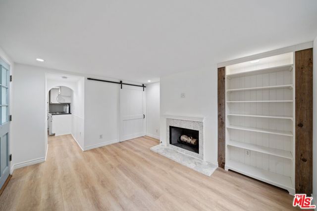 2116 3rd Street, Santa Monica CA: https://media.crmls.org/mediaz/aae38633-2cca-45e3-b321-7006d80eed80.jpg