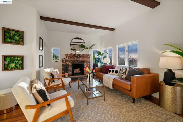 Image 5 of 60 For 491 Vincente Avenue