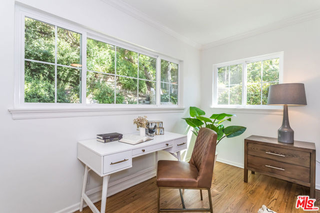 3634 Mandeville Canyon Road, Los Angeles CA: https://media.crmls.org/mediaz/aae3b112-1708-42ba-9d28-92b9e3f803af.jpg