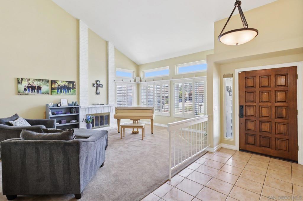 MLS #250035843SD img 4