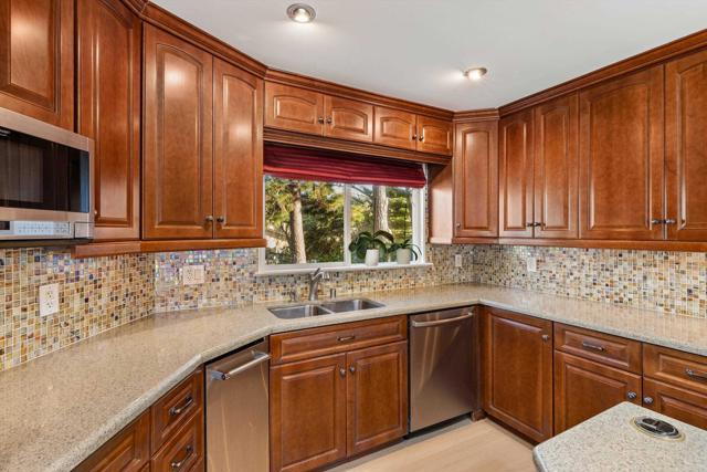 Detail Gallery Image 8 of 54 For 26332 Sky Dr, Escondido,  CA 92026 - 3 Beds | 2/1 Baths