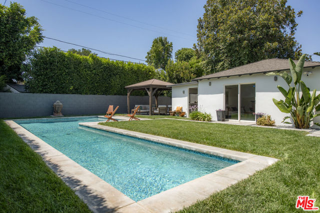 4947 Varna Avenue, Sherman Oaks CA: https://media.crmls.org/mediaz/aae44089-b1b8-4804-8c80-d14c9dfbab45.jpg