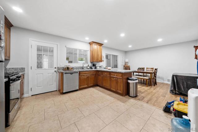 2297 1/2 Orchard Ave, El Cajon CA: https://media.crmls.org/mediaz/aae46c66-ea78-45ea-9a02-3670e2493d4a.jpg