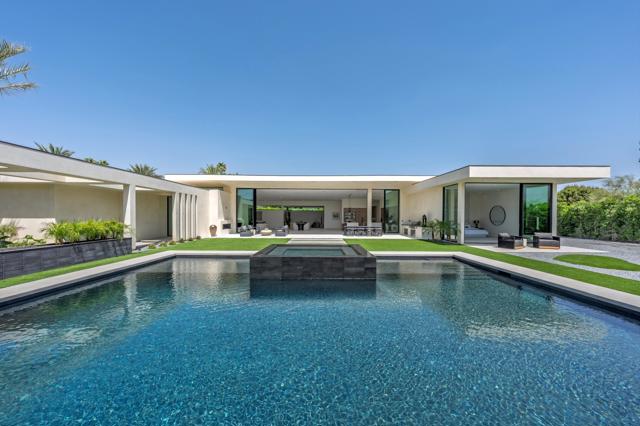 7 Makena Lane, Rancho Mirage CA: https://media.crmls.org/mediaz/aae53efe-30c6-4b80-9245-e528dda9242d.jpg