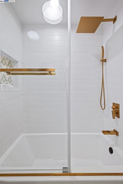 833 Polk St, Albany CA: https://media.crmls.org/mediaz/aae55e36-0c8e-4825-a650-c55bf7cc0513.jpg